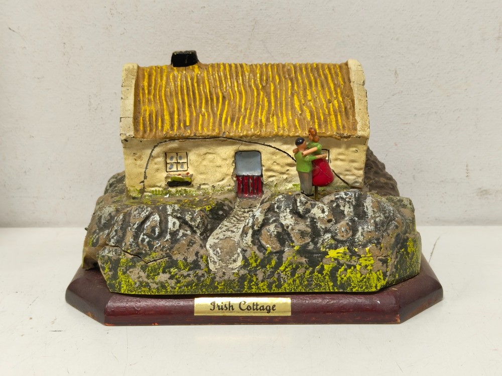 Vintage Irish Cottage Music Box Galway Bay Dancing Man & Woman Ireland Working