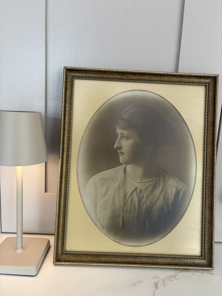 Antique Sepia Portrait Young Woman 1910-1920s Edwardian Framed Photo Oval 40×30