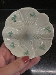 Lovely Belleek Irish Pottery Shamrock Ring Holder Ireland