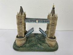 Lilliput Lane Tower Bridge from Britain’s Heritage Collection (Imperfect)