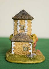 Lilliput Lane The Hermitage L3267. Mint in its original box with a deed
