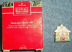 1990 HALLMARK KEEPSAKE MINIATURE ORNAMENT – OLD ENGLISH VILLAGE – SCHOOL IN BOX