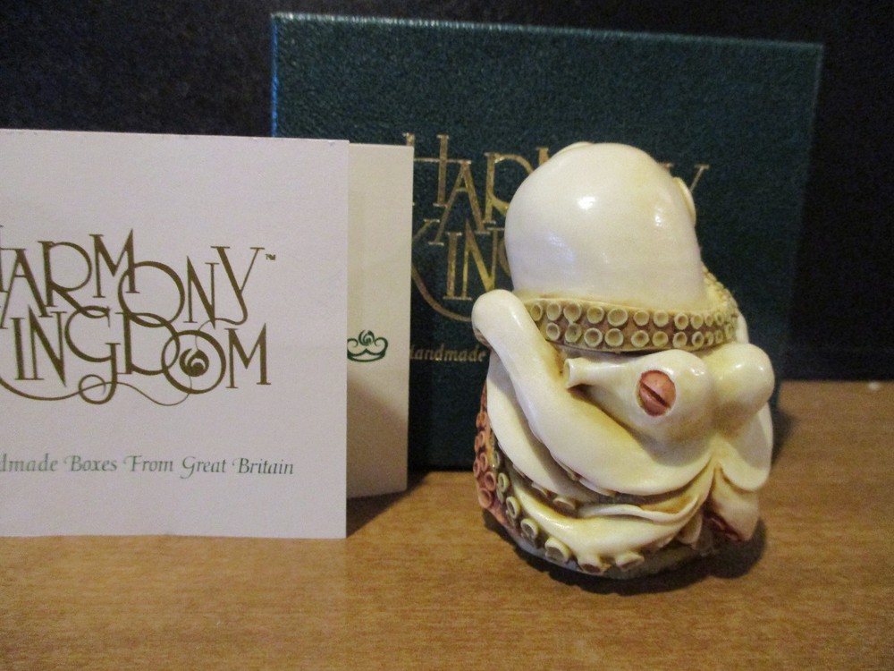 Harmony Kingdom At Arm’s Length Octopus UK Made Box Figurine Earliest Piece