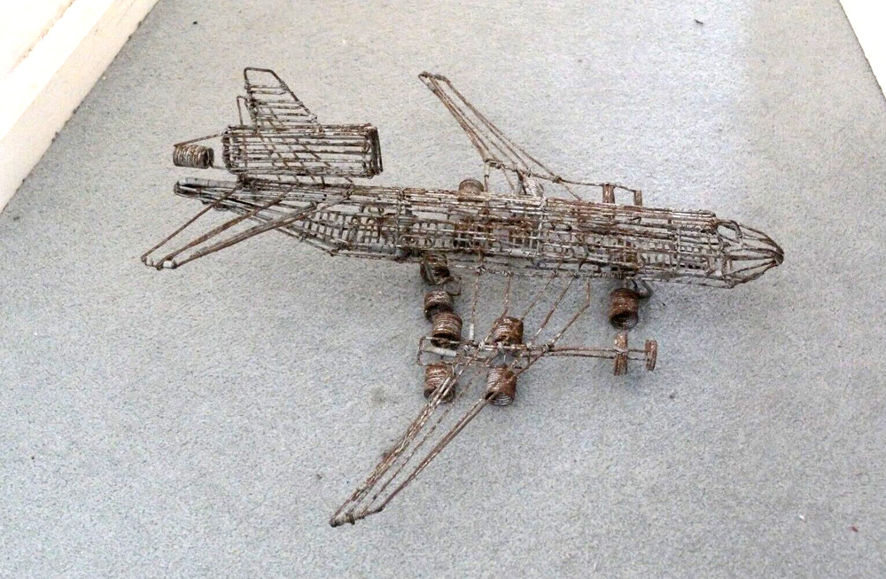 Hand-made wire jet plane