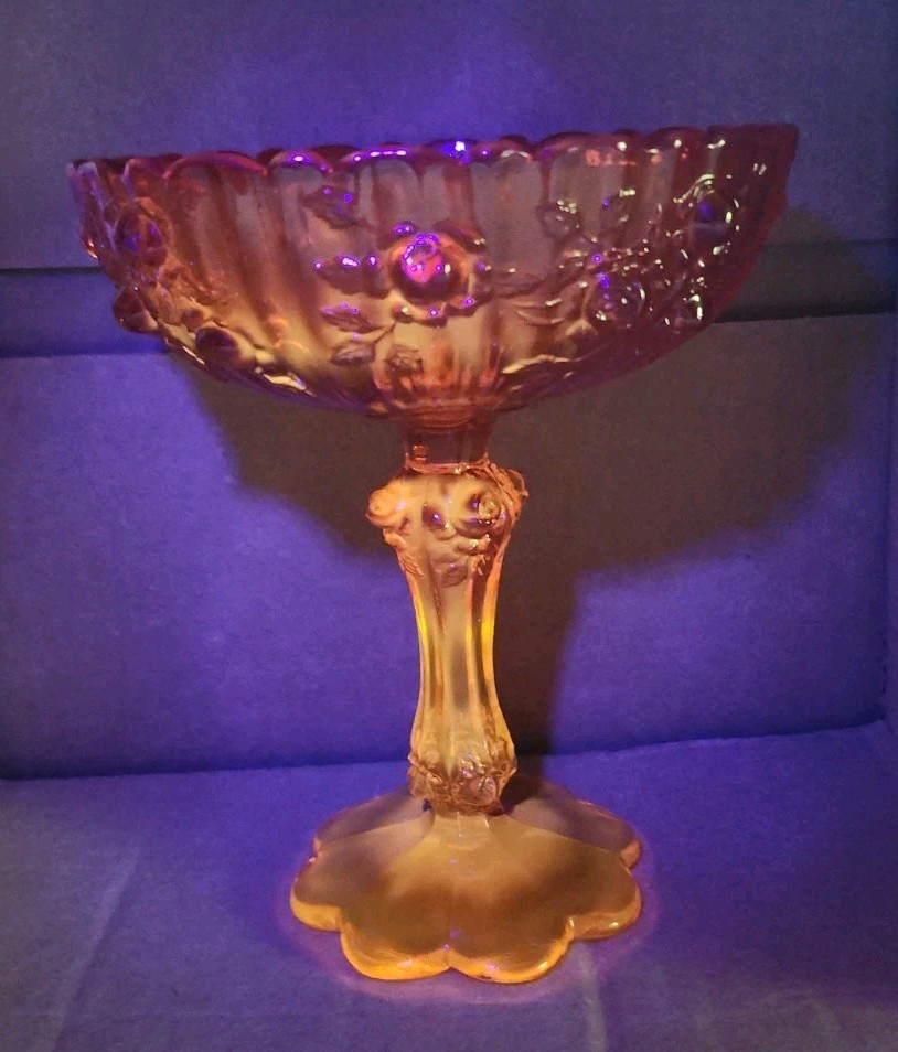 Vintage Amberina Glass Fenton Cabbage Roses Compote Pedestal Candy Dish 7.5″