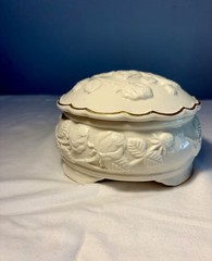 Unbranded Porcelain Floral Design Trinket With Lid Ivory With Gold Tone Trim 4″D