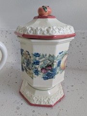 AVON Sweet Country Harvest Creamer & Covered Sugar