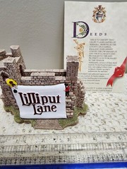 LILLIPUT LANE GULLIVER’S GATE WITH BOX AND DEED-HANDMADE IN UNITED KINGDOM 