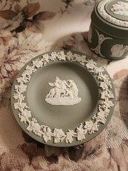 Vintage Small Wedgwood Trinket Box and 2 Dishes Green Jasperware Round Carving