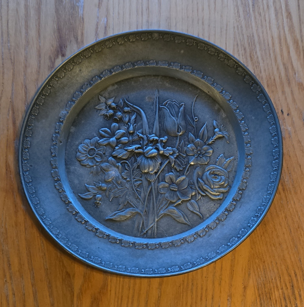 Gray Pewter Floral Relief Decorative Plate Wall Hanging Wall Decor