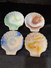 4-AKRO AGATE SLAG GLASS CLAM SHELL TRINKET DISHES IN FOUR DIFFERENT COLORS