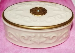 Vintage Lenox Off White Porcelain With Gold Trim Covered Trinket Box Made In USA
