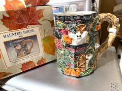 FITZ & FLOYD HALLOWEEN OR FALL MUG W/ BOX