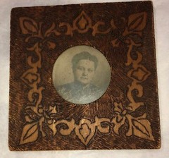 Antique Thistle Picture Frame Oval Pyrography Wood Folk Art Celtic Scottish Vtg