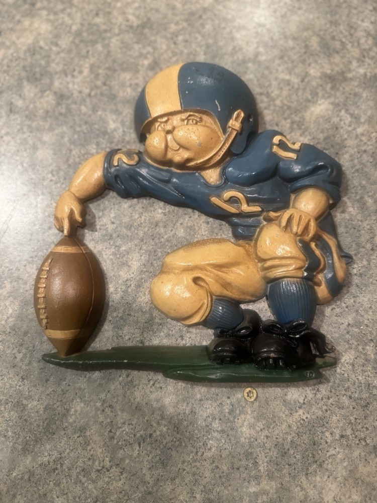 Homco 1976 Vintage Cast Aluminum Metal Football Player Wall Hanging Decor