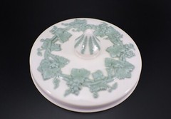 Wedgwood COVERED CANDY BOX Celadon Green on Cream Grapevine England Vintage