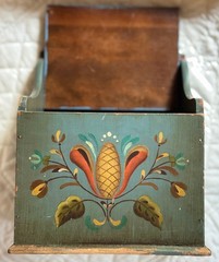 VINTAGE HAND CRAFTED NORWEIGEN ROSEMALING PAINTED WALL BOX, LATE 19TH C, EUC