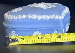 Wedgwood Jasperware heart-shaped trinket box