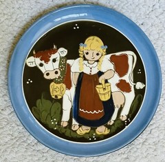 Kohler Biel Handarbeit Pair of 8″ Plates Dairy Cows With Bells Swiss Folk Art