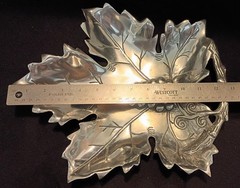Cast Aluminum 🍇 Grape Leaf 🍇 Serving Tray, Large 12.75″ Beautiful Condition.