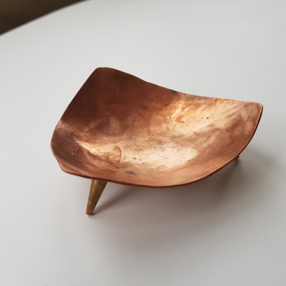Copper art trinket coin dish tripod legs MCM retro modernist triangular vintage