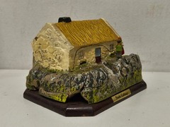 Vintage Irish Cottage Music Box Galway Bay Dancing Man & Woman Ireland Working