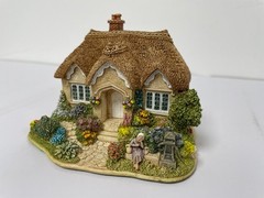 Lilliput Lane Catkin Cottage – The British Collection 1997 – Handmade in England