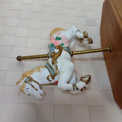 Vintage Unbranded CAROUSEL HORSE Porcelain Figurine Wooden Stand 6″x 6″