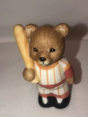 Vintage 😊 HomCo HOME INTERIORS Bear Figurine Baseball Fun