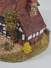 Vintage 1988 Lilliput Lane Crown Inn, Handmade in Cumbria United Kingdom.