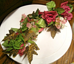Home Interiors 12″ Homco 6-Metal Leaves w/Red+ Pink Flowers Wall Mount Decor A38