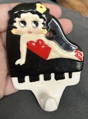Vintage 1980’s Betty Boop Ceramic Piano 🎹 Porcelain Wall Hook 🪝-Japan-RARE!