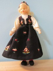 VTG Ronnaug Petterssen Norwegian Cloth 8″ Doll
