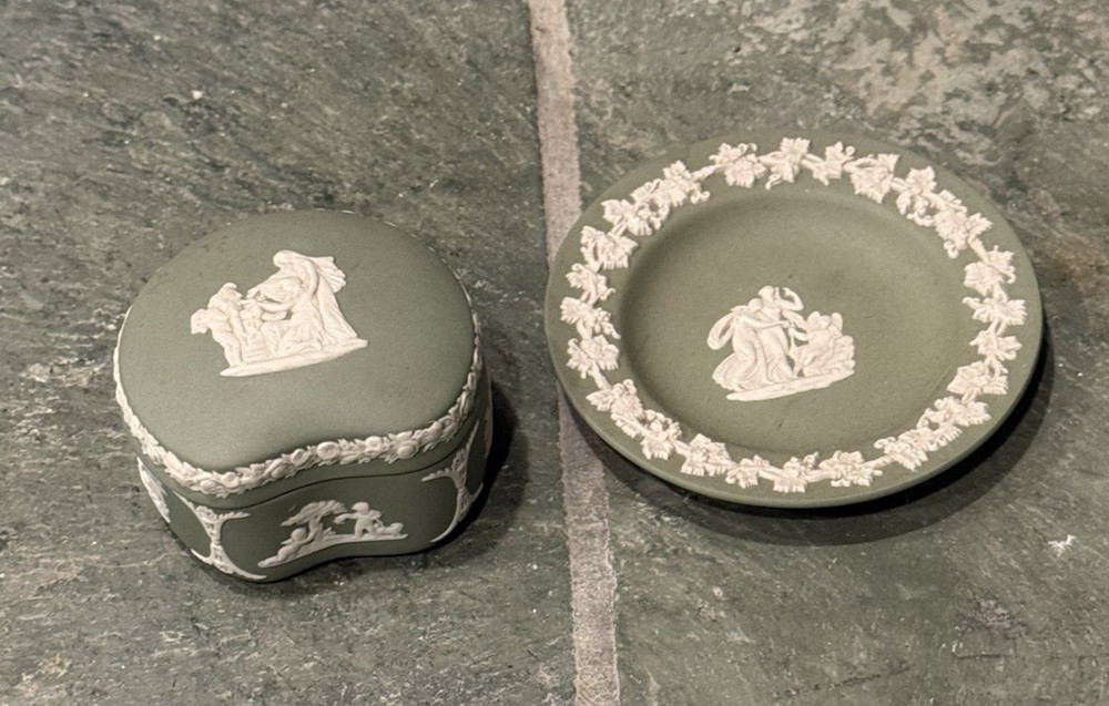 Wedgwood Sage Green Jasperware Lot Heart Trinket Box Tray Plate Set Vintage 2pc