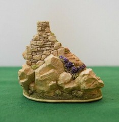 Lilliput Lane Cottages Iechyd Da. Mint in original box with a deed.