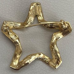 Gold Brooch Jewelry Gold Tone Decorative Pin Used