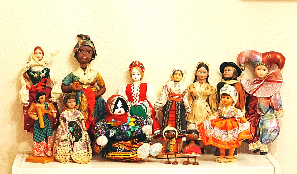Set of 11 Unknown Vintage Dolls