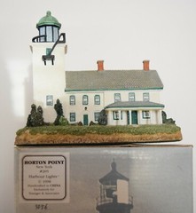 Harbour Lights Horton Point, NY. Mint in box with a COA.
