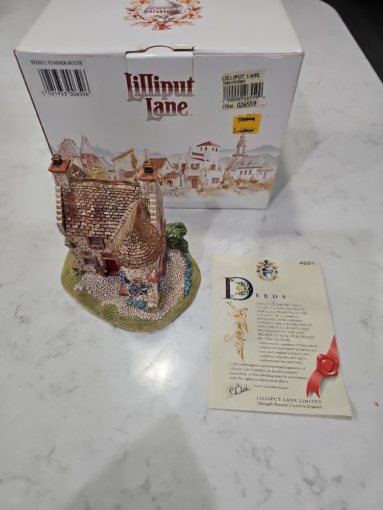 Lilliput Lane – Edzell’s Summer House – original box with a deed Never Displayed