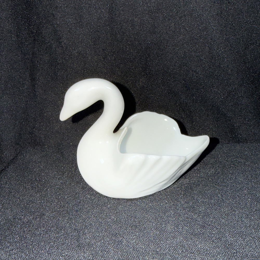 Vintage Limoges France Gout de Ville White Porcelain Swan Trinket Dish Figurine