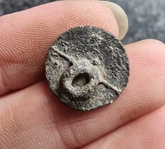 18th Century Cufflink Prince Of Wales Feathers Crown Lead Alloy Detecting Find