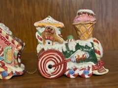 Pre-owned in EXCELLENT condition! FITZ AND FLOYD CANDY LANE 3 PIECE TRAIN SET
