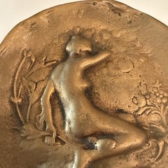 ANTIQUE 1923 “MODESTY” BRONZE PICTORIAL TRINKET SAUCER MEDAL FRENCH ART NOUVEAU
