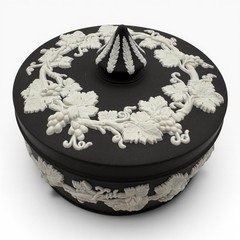 WEDGWOOD Black Jasperware 5″ Round Grapevine TRINKET BOX England UK Grape Leaf