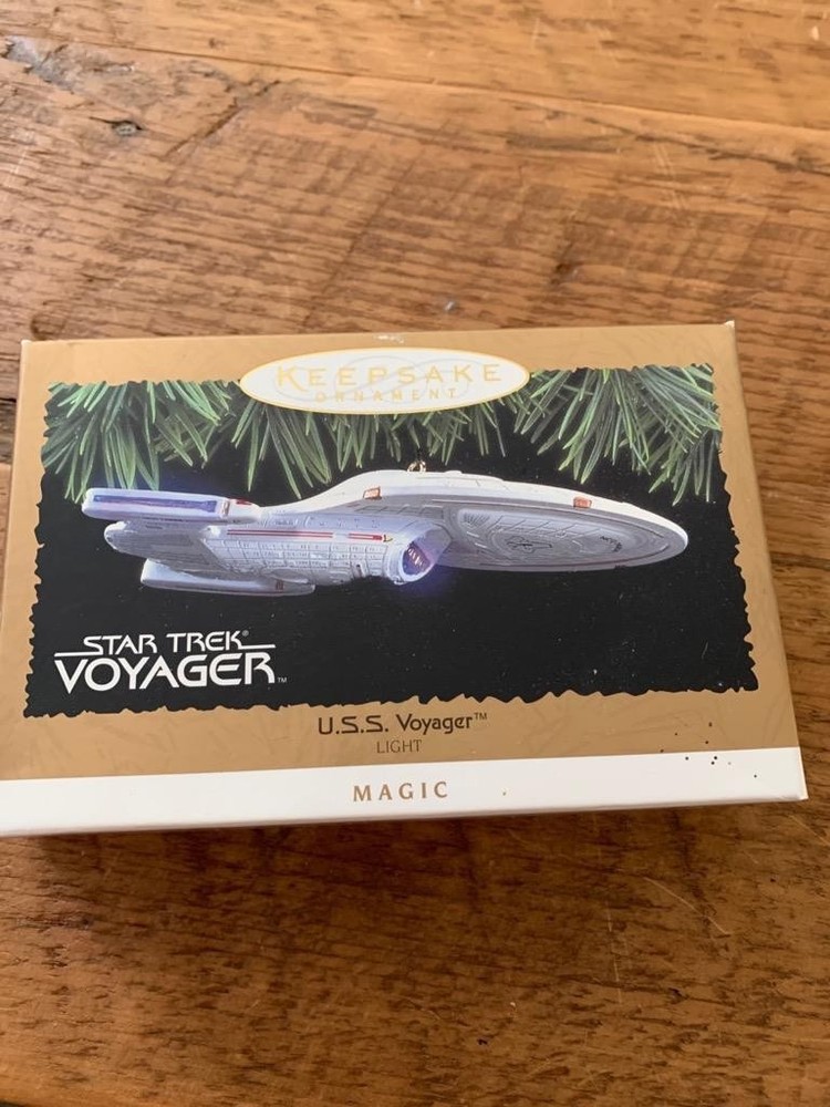 Hallmark Keepsake Ornament U.S.S. Voyager USS Star Trek Ship Magic 1996