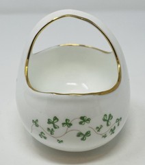 Royal Tara Fine Bone China Handled Shamrock Basket Ireland Gold Trim Trellis