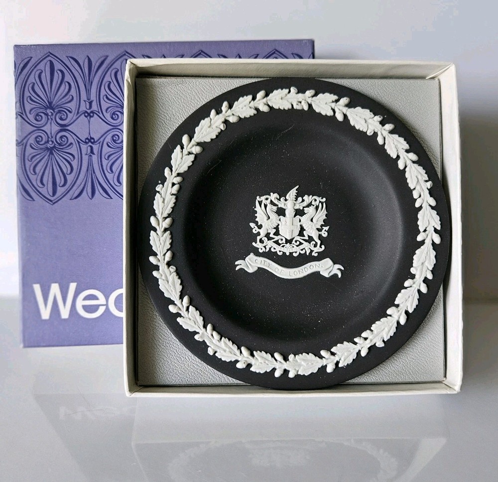 Wedgwood Black Jasperware Round Sweet Dish City Of London Crest 4″ In Box