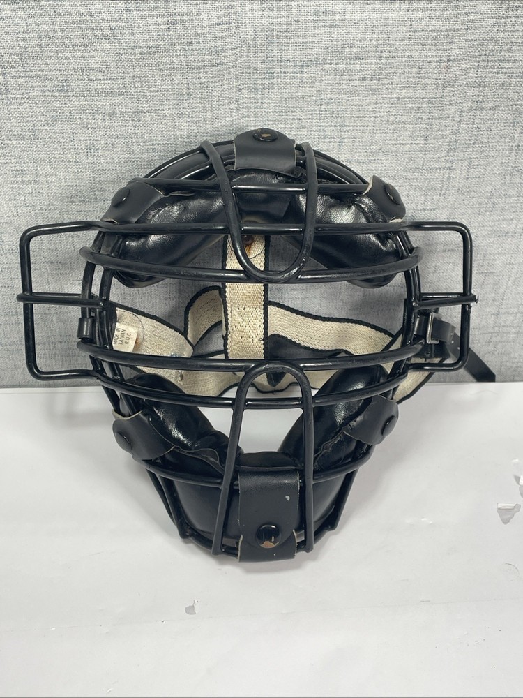 Vintage Unknown Brand Baseball Catcher’s Mask Black Cage Wall Art Mancave Decor