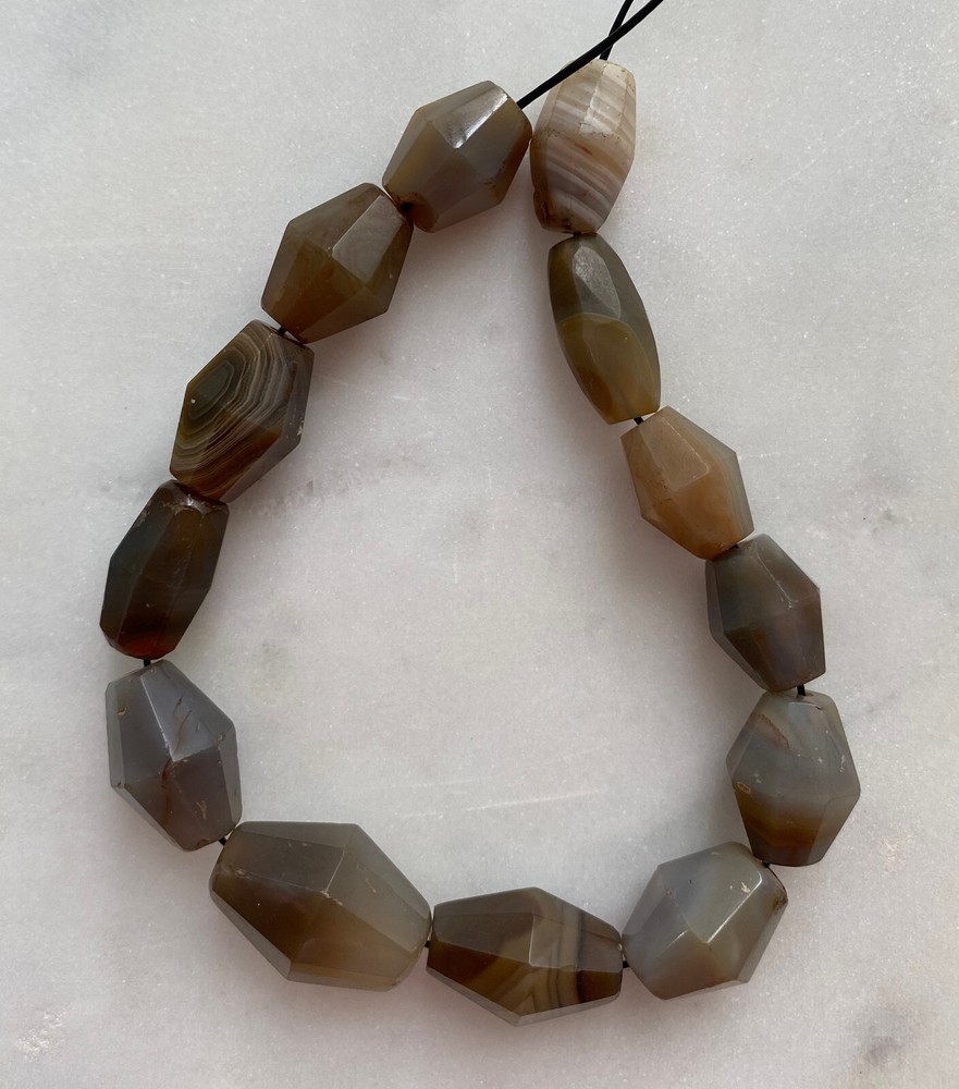 Ancient Agate Beads Islamic 1500 AD – Strand 2 – from Afghanistan 13 Beads