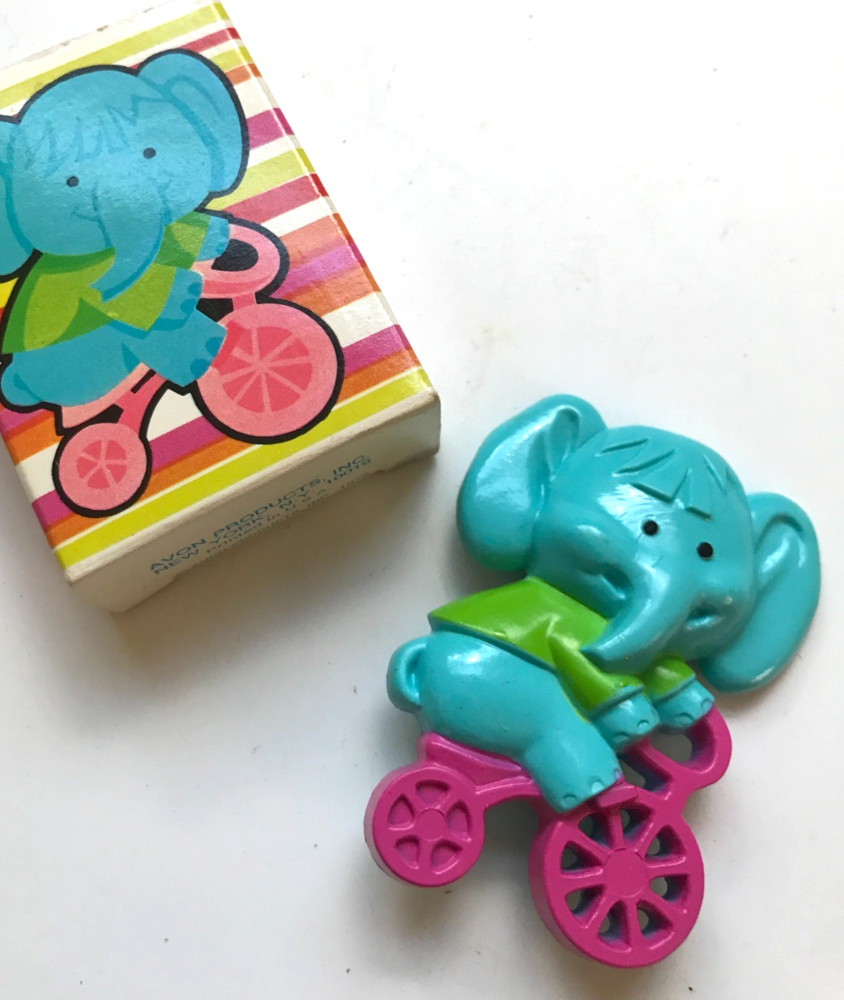 AVON NOS NEW OLD STOCK PEDAL PUSHER ELEPHANT CHILD PIN BOXED